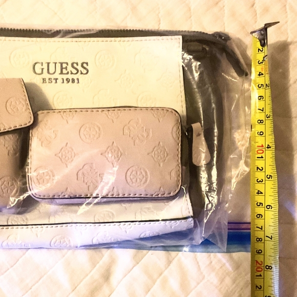 SEXY GUESS ILENIA POCKET CROSSBODY PURSE!! - Picture 3 of 8